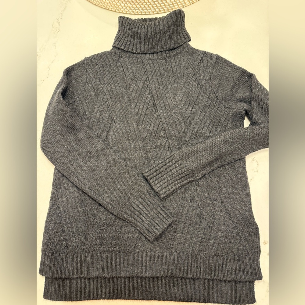 Vince Gray Traveling Ribbed Turtleneck Sweater